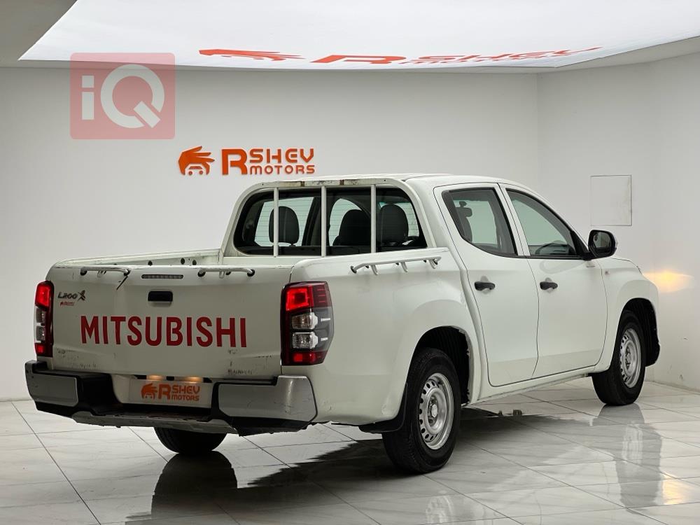 میتسوبیشی L200